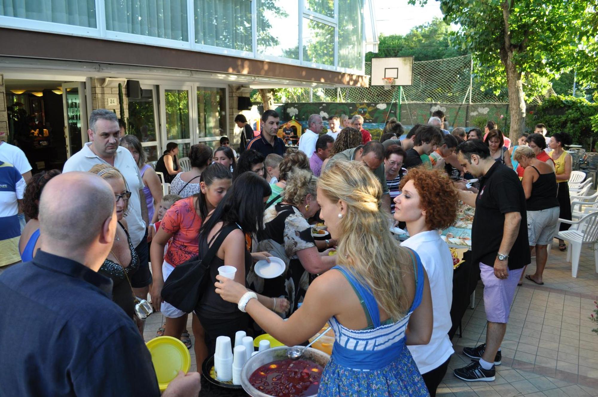 Hotel Sandra Rimini Exteriör bild
