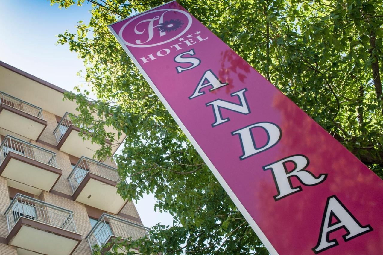 Hotel Sandra Rimini Exteriör bild